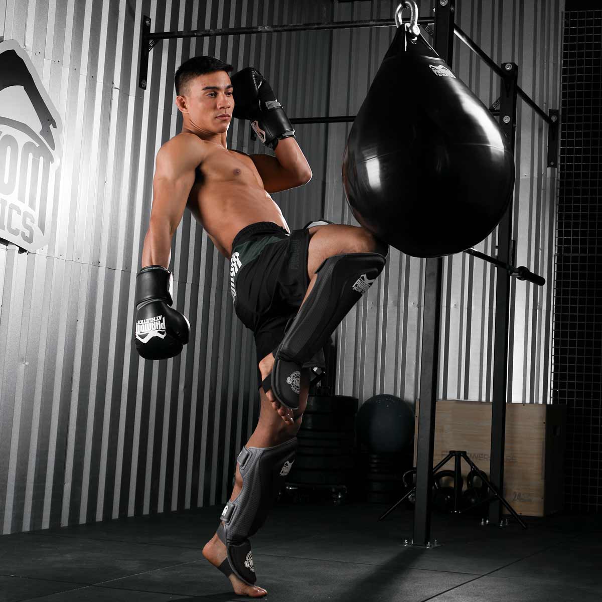 Thick martial arts shin guard for MMA and Muay Thai - PHANTOM
